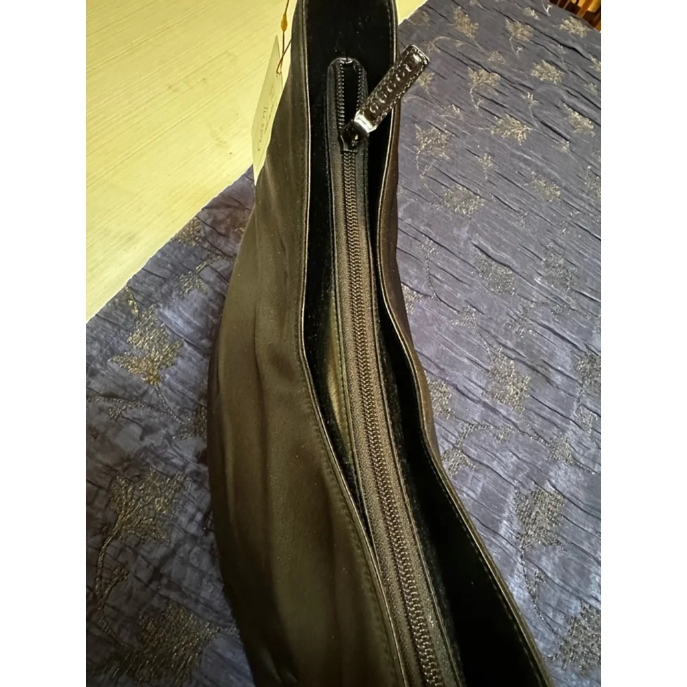 Gucci Black Padded Satin & Patent Leather Shoulder Bag - Picture 11 of 14